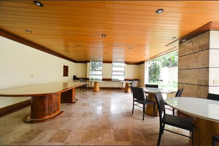 Apartamento à venda com 325m², 4 quartos e 2 vagasArea comum/ salao de festas