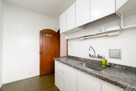 Casa à venda com 370m², 4 quartos e 8 vagasCozinha 2