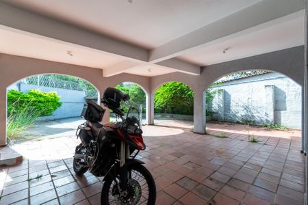 Casa à venda com 370m², 4 quartos e 8 vagasGaragem