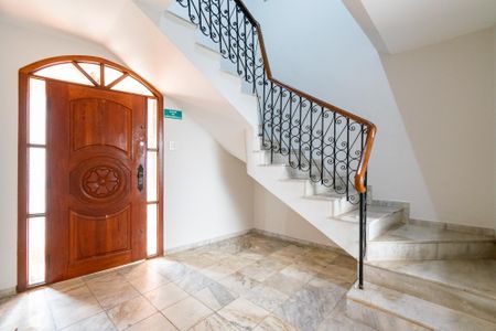 Casa à venda com 370m², 4 quartos e 8 vagasHall de entrada