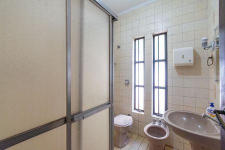 Casa à venda com 370m², 4 quartos e 8 vagasBanheiro Social