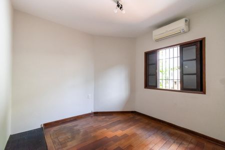Casa à venda com 370m², 4 quartos e 8 vagasQuarto 2