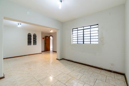 Casa à venda com 370m², 4 quartos e 8 vagasSala de Tv