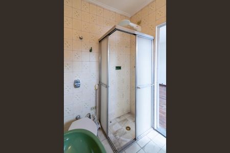 Casa à venda com 370m², 4 quartos e 8 vagasBanheiro da Suíte 1