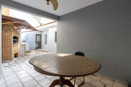 Casa à venda com 370m², 4 quartos e 8 vagasChurrasqueira