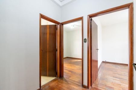 Casa à venda com 370m², 4 quartos e 8 vagasCorredor