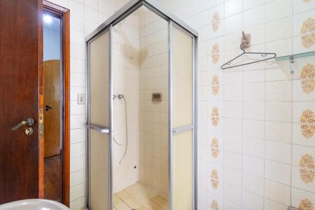 Casa à venda com 370m², 4 quartos e 8 vagasBanheiro Social