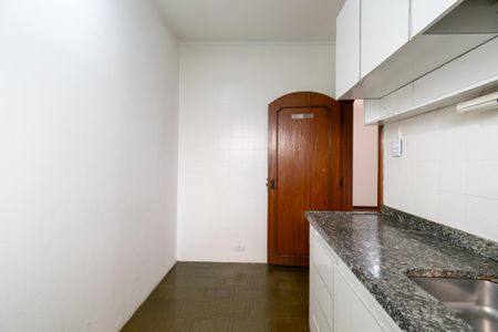 Casa à venda com 370m², 4 quartos e 8 vagasCozinha 2
