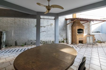 Casa à venda com 370m², 4 quartos e 8 vagasChurrasqueira