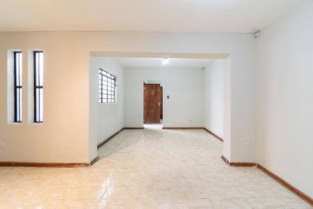 Casa à venda com 370m², 4 quartos e 8 vagasSala de Tv
