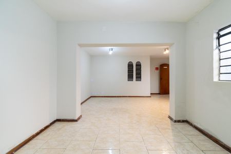 Casa à venda com 370m², 4 quartos e 8 vagasSala de Tv