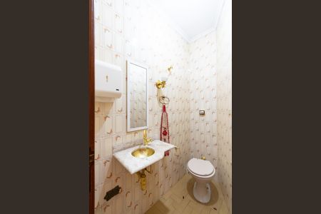 Casa à venda com 370m², 4 quartos e 8 vagasLavabo 