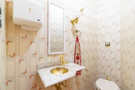 Casa à venda com 370m², 4 quartos e 8 vagasLavabo 