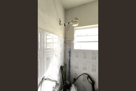 Casa à venda com 261m², 4 quartos e 4 vagas Casa à venda com 261m², 4 quartos e 4 vagasBanheiro Edícula