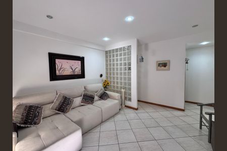 Apartamento à venda com 90m², 3 quartos e 2 vagasSala