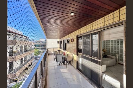 Apartamento à venda com 90m², 3 quartos e 2 vagasVaranda