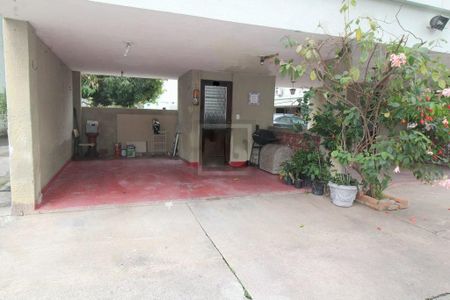 Casa à venda com 99m², 2 quartos e 1 vaga