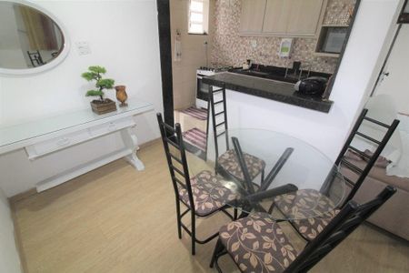 Casa à venda com 99m², 2 quartos e 1 vaga