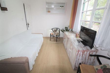 Casa à venda com 99m², 2 quartos e 1 vaga