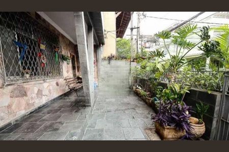 Casa de condomínio à venda com 184m², 3 quartos e 2 vagas