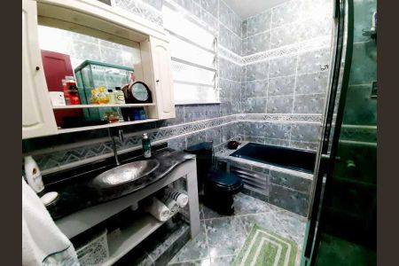 Casa de condomínio à venda com 184m², 3 quartos e 2 vagas