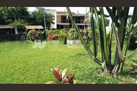 Casa de condomínio à venda com 92m², 2 quartos e sem vaga