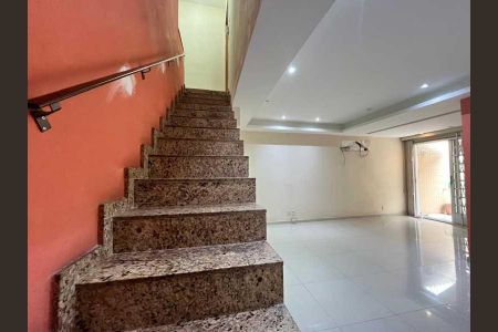 Casa de condomínio à venda com 70m², 2 quartos e 1 vaga