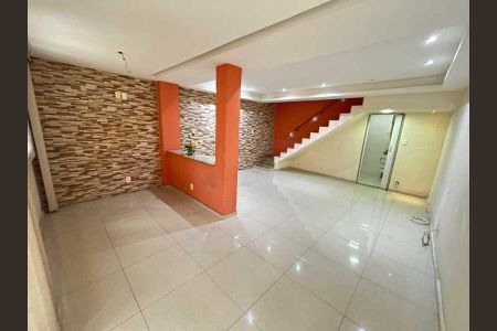 Casa de condomínio à venda com 70m², 2 quartos e 1 vaga