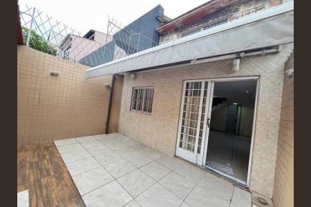 Casa de condomínio à venda com 70m², 2 quartos e 1 vaga
