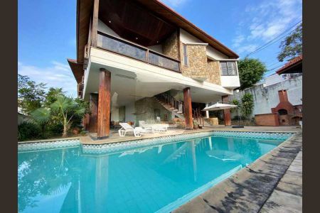 Casa à venda com 765m², 4 quartos e 8 vagas