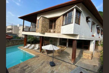 Casa à venda com 765m², 4 quartos e 8 vagas