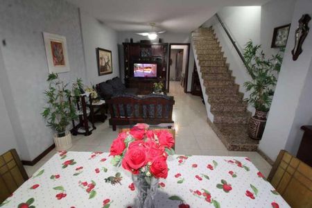 Casa à venda com 258m², 4 quartos e 4 vagas