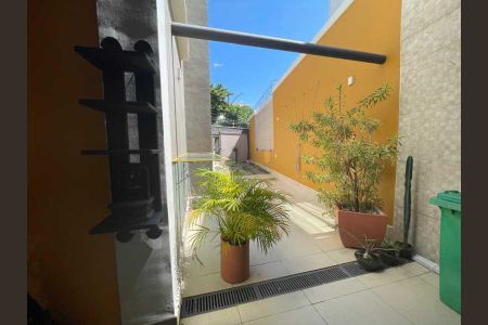 Casa à venda com 164m², 3 quartos e 3 vagas