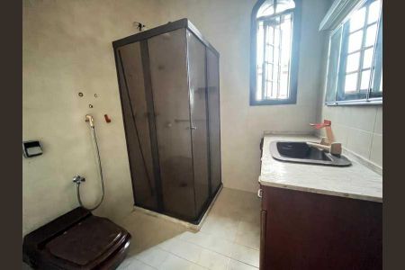 Casa à venda com 293m², 4 quartos e 3 vagas