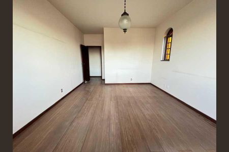 Casa à venda com 293m², 4 quartos e 3 vagas