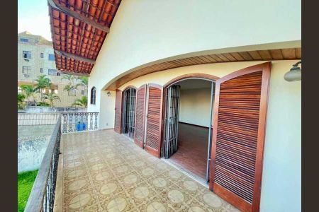 Casa à venda com 293m², 4 quartos e 3 vagas