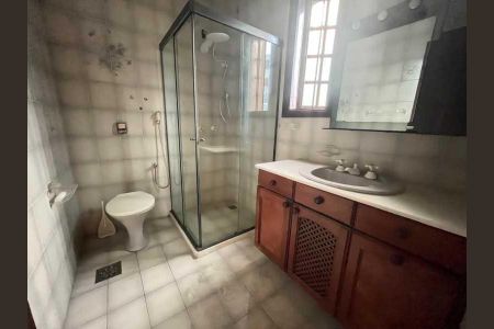 Casa à venda com 293m², 4 quartos e 3 vagas