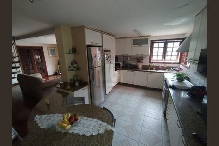 Casa à venda com 378m², 4 quartos e 4 vagas