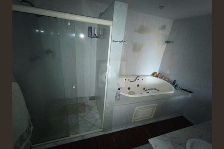 Casa à venda com 378m², 4 quartos e 4 vagas