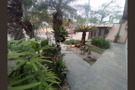 Casa à venda com 378m², 4 quartos e 4 vagas