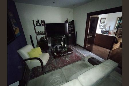 Casa à venda com 378m², 4 quartos e 4 vagas