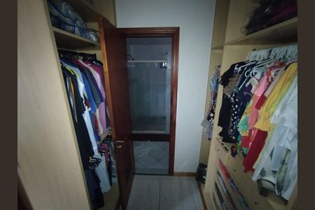 Casa à venda com 378m², 4 quartos e 4 vagas