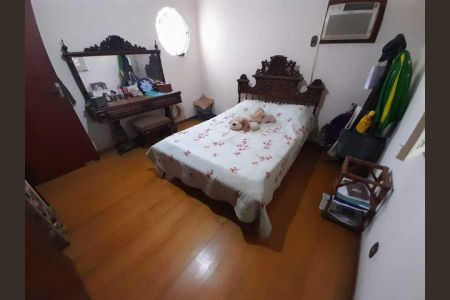 Casa à venda com 334m², 4 quartos e 2 vagas