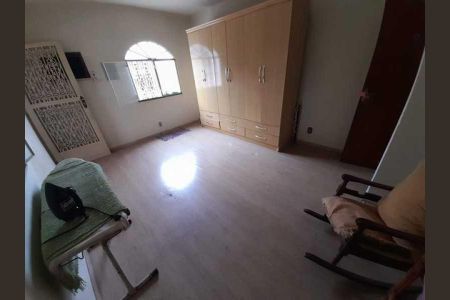 Casa à venda com 334m², 4 quartos e 2 vagas