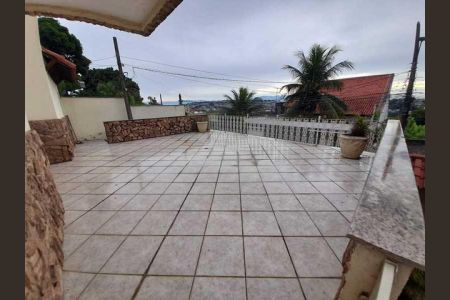 Casa à venda com 334m², 4 quartos e 2 vagas