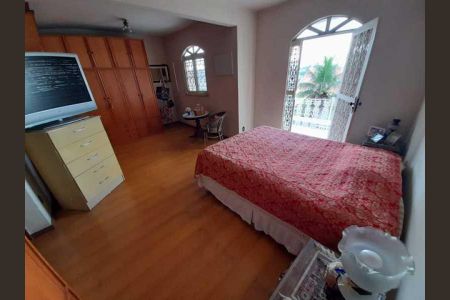 Casa à venda com 334m², 4 quartos e 2 vagas