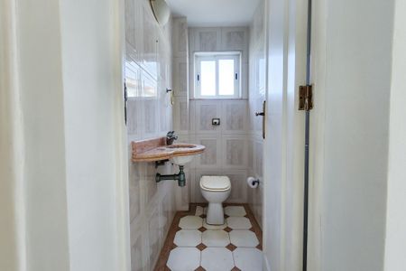 Casa à venda com 230m², 4 quartos e 2 vagasLavabo