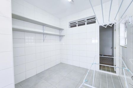 Casa à venda com 230m², 4 quartos e 2 vagasÁrea de serviço