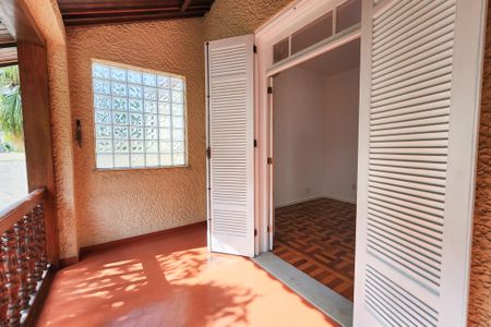 Casa à venda com 230m², 4 quartos e 2 vagasSacada