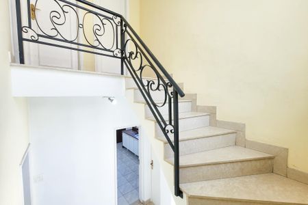 Casa à venda com 230m², 4 quartos e 2 vagasEscada